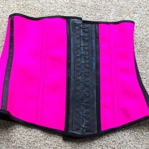 Rubber waist trainer